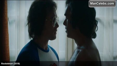 Richard Madden zeigt seinen sexy Körper