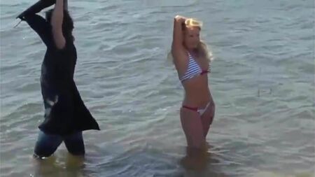 Fotoshooting mit Jewel im Bikini