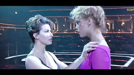 Elizabeth Berkley, Gina Gershon, „Showgirls“, ScandalPlanet.Com
