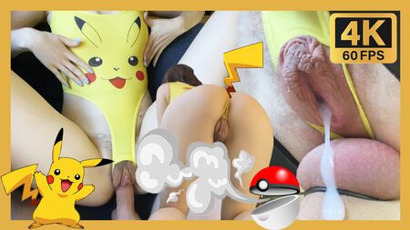 Meine 18-jährige Stiefschwester reitet mich im Pikachu-Kostüm auf dem Sexstuhl und bekommt eine Ladung Sperma ab. Pokémon-Cosplay