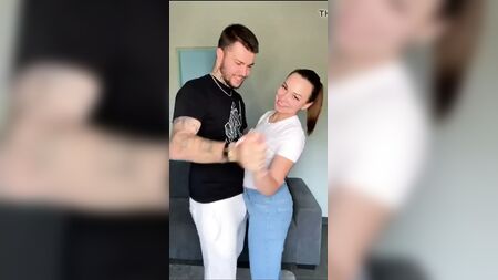 Kev und Celi beim Doggy-Style auf TikTok