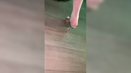 Königin ViVi, die dominante Transvestitin, die Sklaven feminisiert
