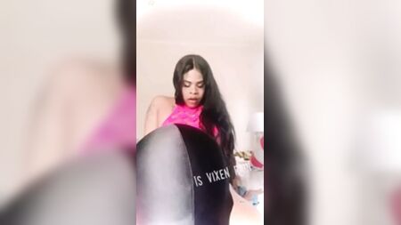 Ts Vixen Rain bekommt einen Blowjob
