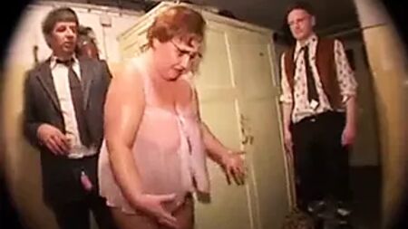 Omas abgefahrener Gangbang