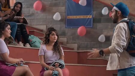 College Romance, Staffel 2, Folge 1 – Webserie