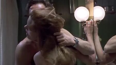 Natasha Henstridge beim Sex im Film „Maximum Risk“