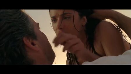Salma Hayek: Das Beste aus „Hot Kiss“ – 9 Minuten
