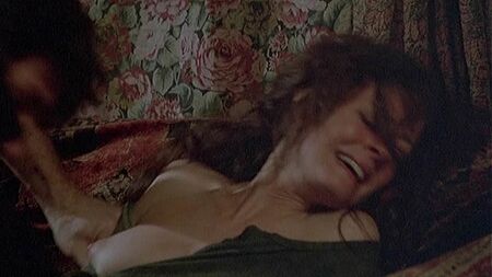 Susan Sarandon zeigt nackte Brüste und Brustwarzen in „King of the Gypsies“