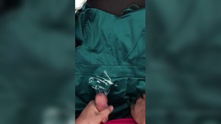Forever 21 und noch ein Satin-Kleid, das sich als Spielzeug entpuppt