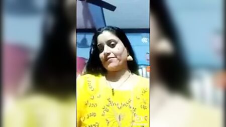 Facebook-Hit: Tante HEMA zeigt ihren nackten Körper bei einem Facebook-Anruf