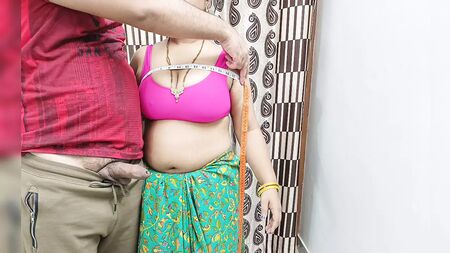 Desi Darji (Schneider) wird von Jiya hart durchgenommen – Hindi-Rollenspiel-Sex