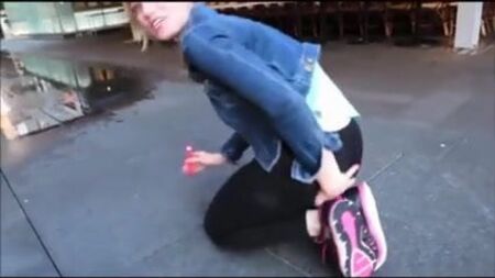PvP Jeana zeigt uns ihren knackigen Hintern