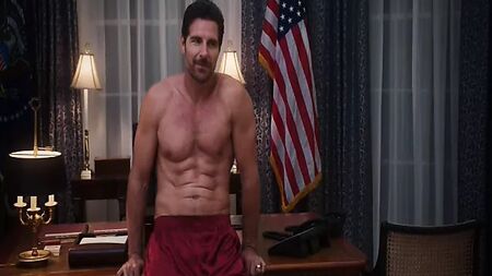 The Oval, Staffel 1, Folge 2 – Sexszene