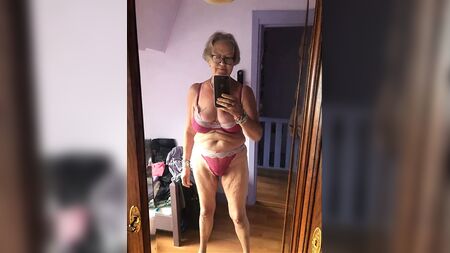 Oma neckte mich, nachdem ich eine Weile im Urlaub gewesen war