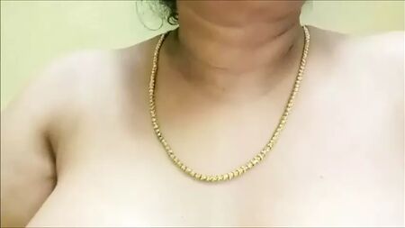 Eine sexy tamilische Tante sagt: (Komm, lass uns hoch zur großen Muschi gehen)