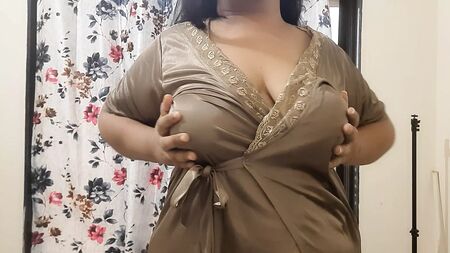 NEUES VERFÜHRERISCHES NACHTKLEID FÜR MEINEN GEHEIMEN FREUND – Teil 2
