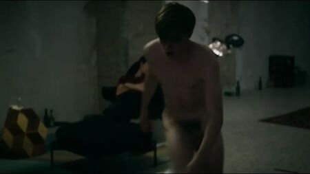 Louis Hofmann – Prelude (Frontal)