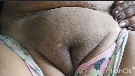 Gestern Abend habe ich Payal Bhabi nackt ausgezogen, meinen Finger in ihre Muschi geschoben und heimlich Sex mit ihr gehabt
