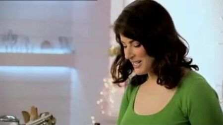 Nigella Lawson – Grüne Oberteile