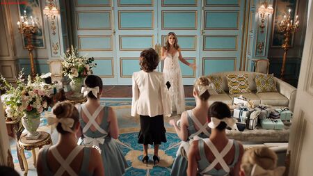 Elizabeth Hurley, Emily Barber – The Royals, Staffel 4, Folge 6 (2018)