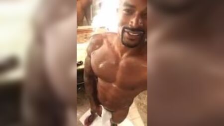 TYSON BECKFORD, der Arsch