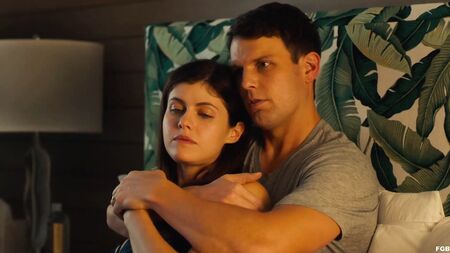 Alexandra Anna Daddario – „The White Lotus“ S1E01