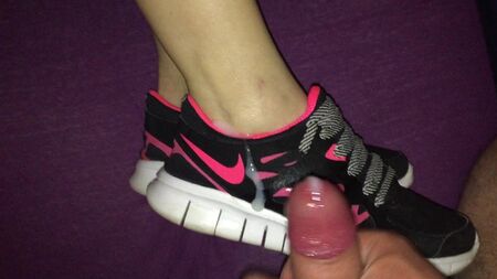 Nike Free Run 2.0 Shoejob-Cumshot