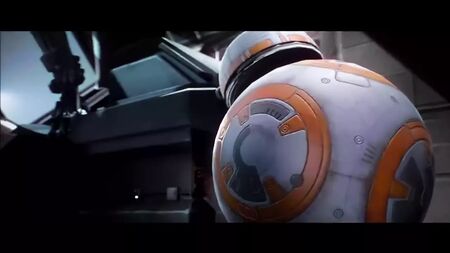 Rey wird von einer Sexmaschine gefickt
