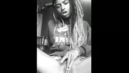 Amateur-Masturbation: Ebony