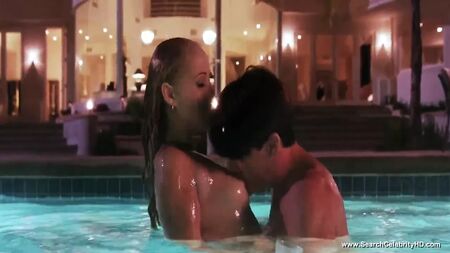 Nacktszenen mit Elizabeth Berkley – Showgirls – HD