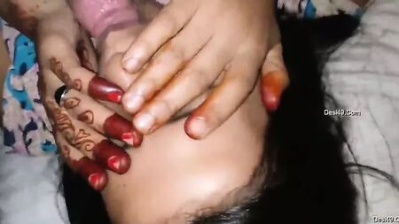 Schüchterne Desi-Ehefrau gibt einen Blowjob, Hindi-Ton, Teil 5