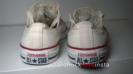 Die Schuhe meiner Schwester: Converse, weiß (getragen!)