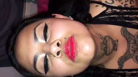 Aufnahme: Mexikanische Prostituierte verlangt 200 Pesos für einen Blowjob