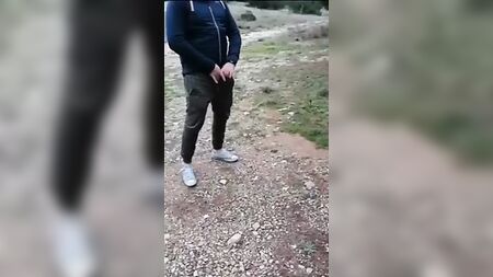 Irische Dogging-Schlampe in den Dubliner Bergen gefickt