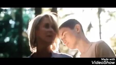Die Geschichte einer reifen Frau und eines jungen Mannes