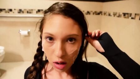 Amateur-Cumshot-Zusammenstellung. Zusammenstellung von Cumshots ins Gesicht bei Teenagern