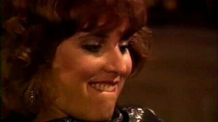 Shanna McCullough in „Yank My Doodle, It’s a Dandy!“ (1985)