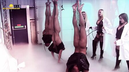 Gefesselte Menschen und brutaler Sex