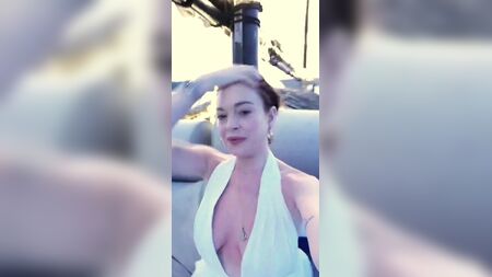 Lindsay Lohan (Dekolleté) – Nippelblitzer