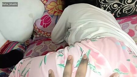 Die schlafende Stiefschwester beim Ficken, Neha Bhabhi
