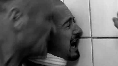 Kampfszene aus einem Mainstream-Film – American History X