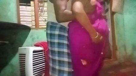 Tamilische Tante, Brüste, Milch, Pissen, echter Ehemann