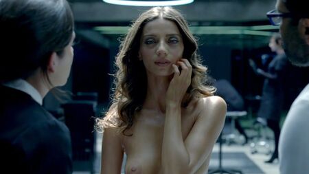 Angela Sarafyan: Nacktszenen und Lesbenszenen in „Westworld“ – ScandalPlanet