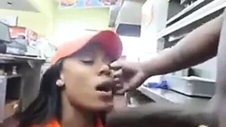 Ein knackiger Hintern bei Popeyes