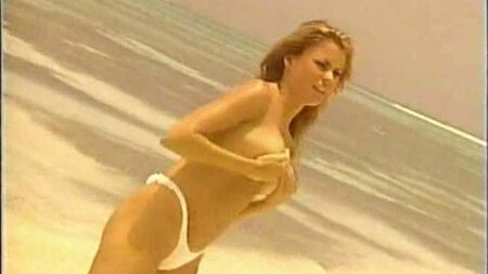 Sofia Vergara im Bikini und oben ohne für einen Kalender auf ScandalPlanet