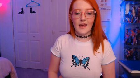 Die 19-jährige amerikanische Schülerin Cherry Fae liebt es, ein versautes Mädchen zu sein