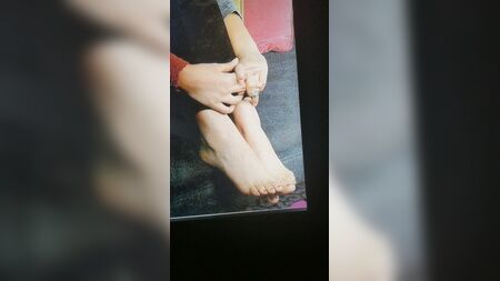 Victoria Justice – Fuß-Sperma-Hommage