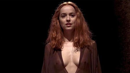 Dakota Johnson: Durchsichtige Brustwarzen auf ScandalPlanet.Com