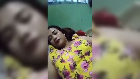 Videoanruf aus Nepal, Muschi