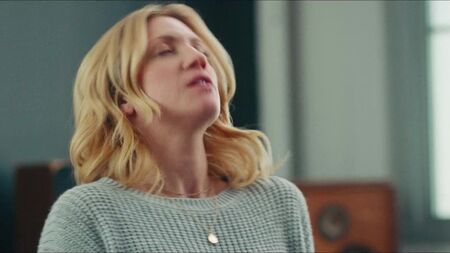 Brittany Snow – „Someone Great“